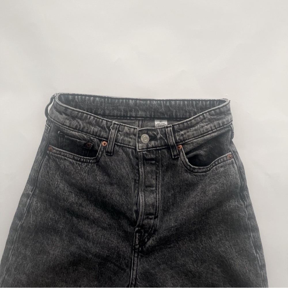H&M Charcoal Ultra High Waist Mom Jeans - Picture 2 of 4